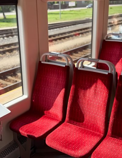Sustainable travel practices: switching to public transport